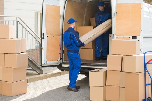 Removal van service in Finsbury Park for local moving support